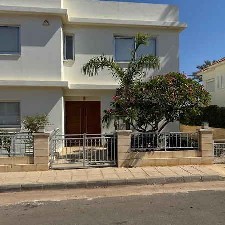 Nireas Crystal Villa Aglantzia