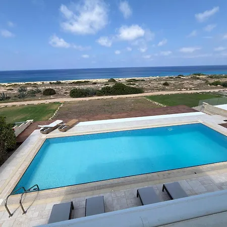 Nireas Crystal Villa *