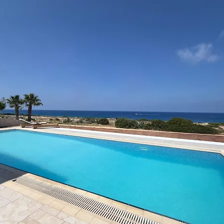 Nireas Crystal Villa *