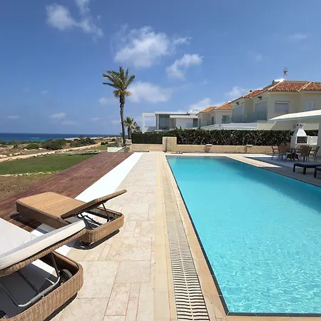Nireas Crystal Villa *