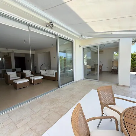 Villa Nireas Crystal