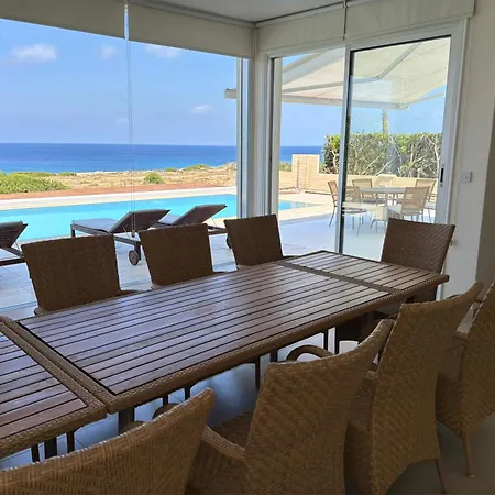 Nireas Crystal Villa *