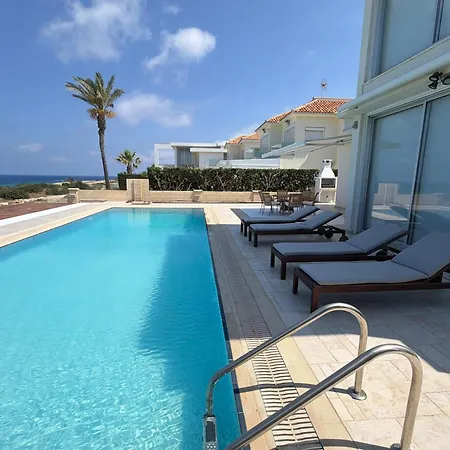 Nireas Crystal Villa