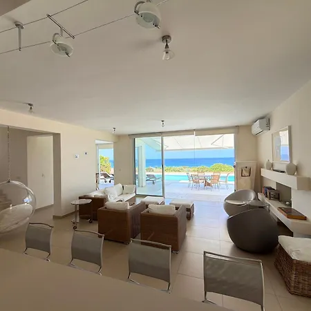 Villa Nireas Crystal *